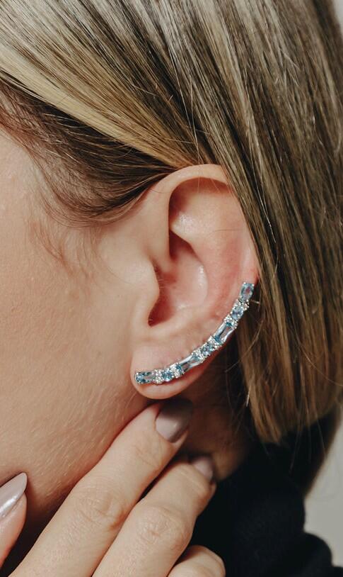 Brinco em ouro branco com topazios swiss e brilhantes 0,24 cts