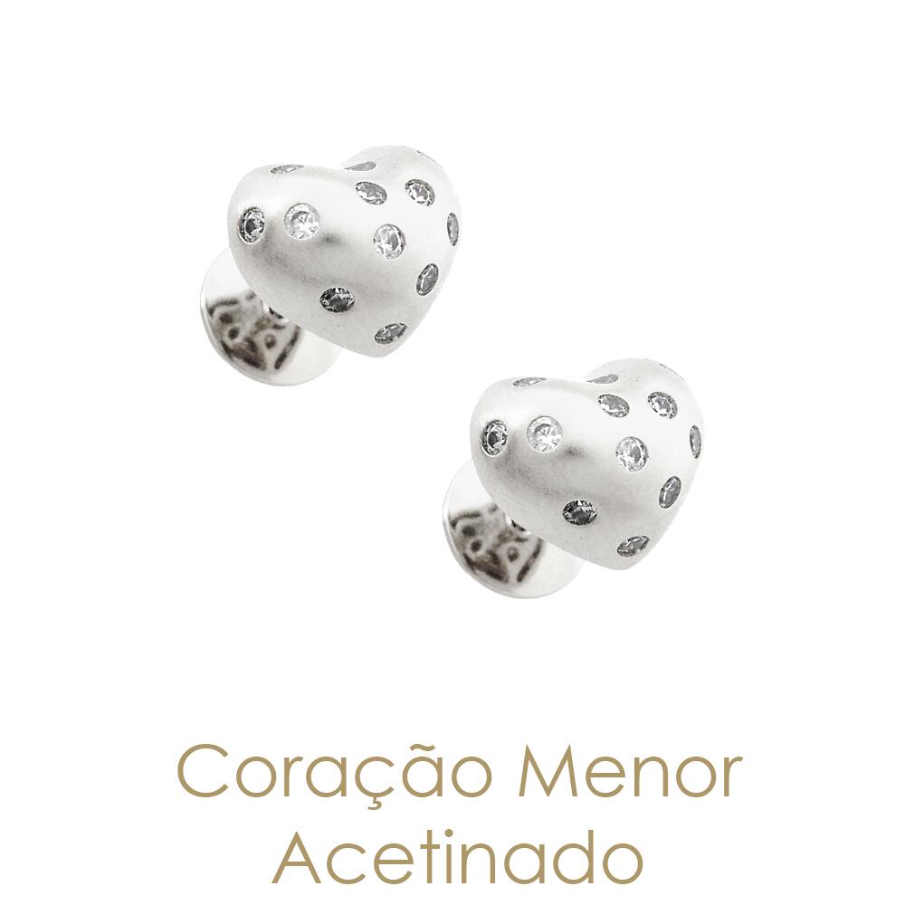 BRINCOS EM PRATA COM BANHO DE RODIO E ZIRCONIAS CORACAO