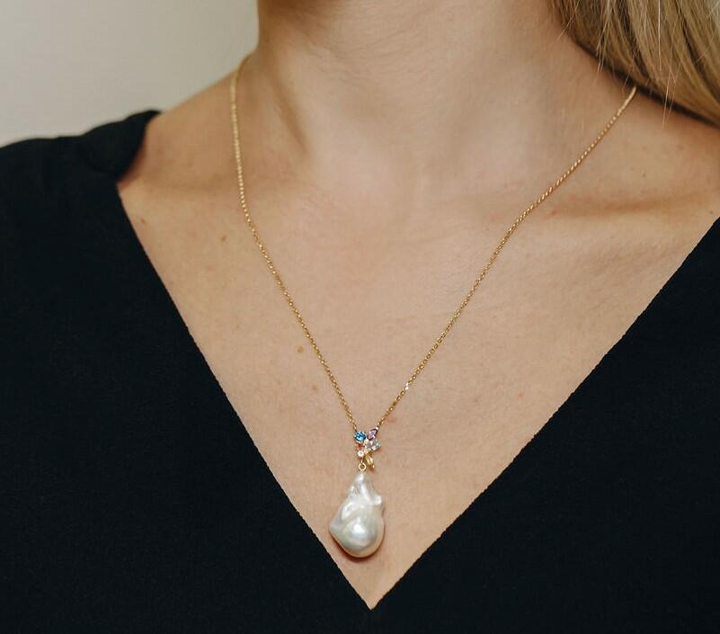 CORRENTE EM OURO AMARELO COM PEROLA BARROCA TOP CITRINO AMET TURM ROSA