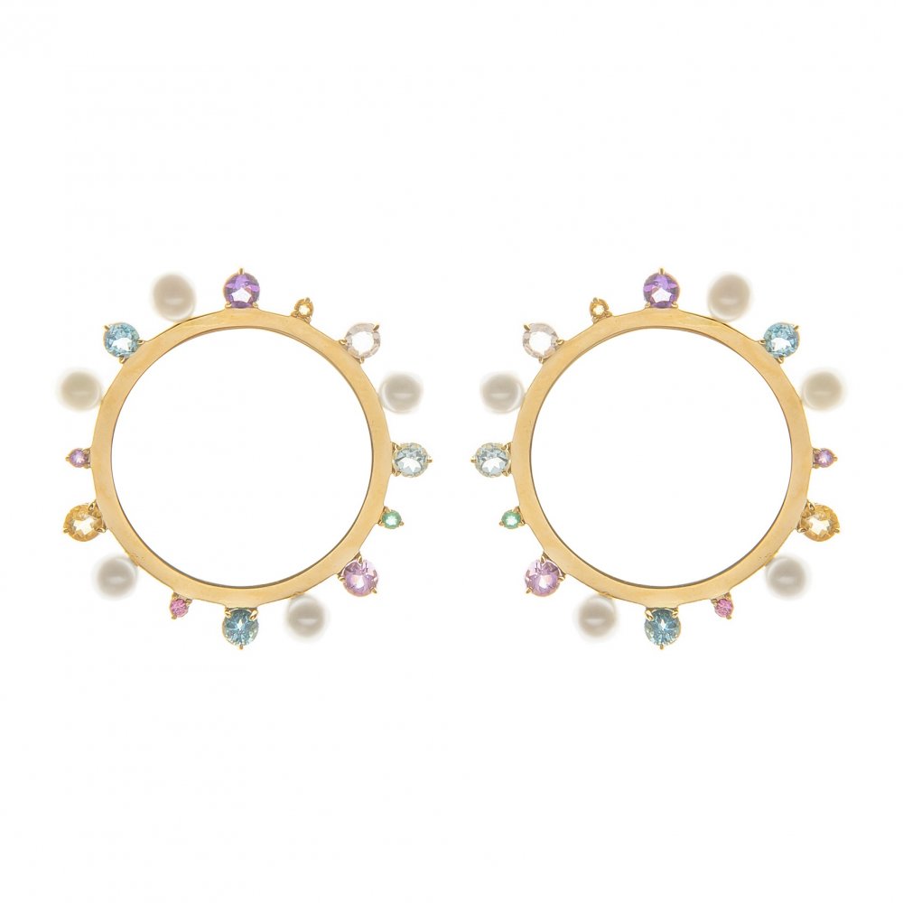 Brinco em ouro amarelo redondo com perolas e pedras naturais