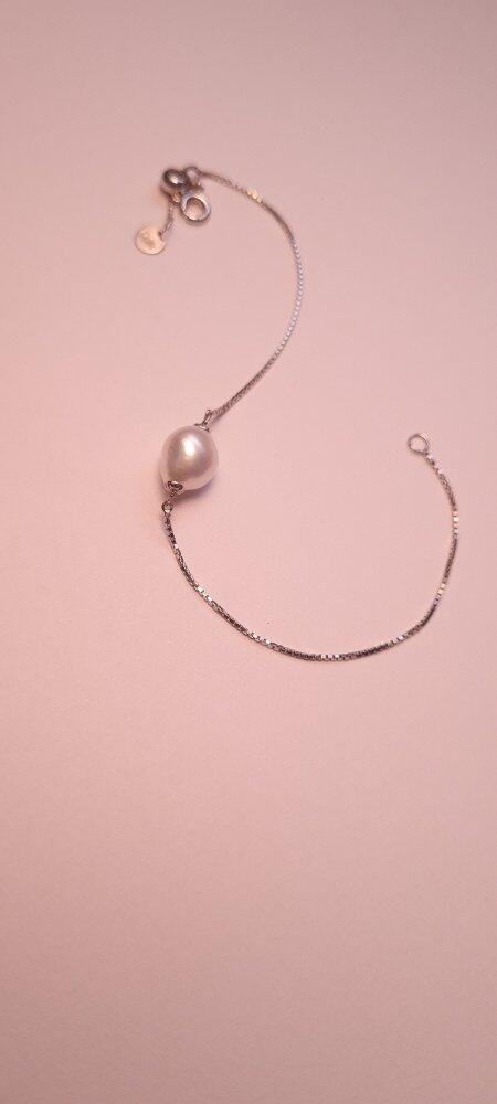 PULSEIRA EM PRATA COM BANHO DE RODIO E PEROLA BARROCA